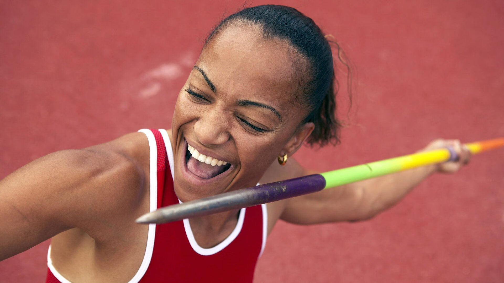 男泳将挑战强敌展风采，男游泳比赛视频